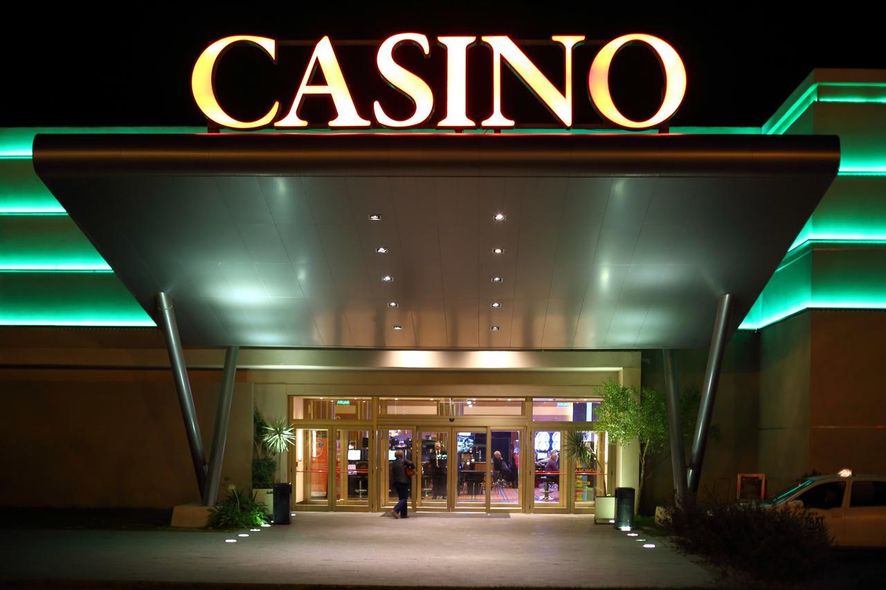 Hotel Y Casino Del Rio - General Roca Exterior photo